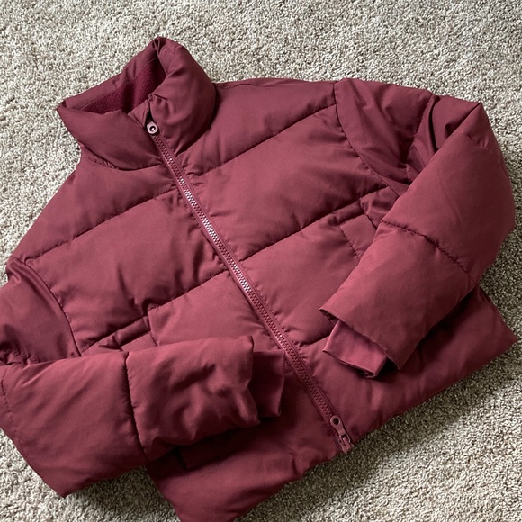 Girlfriend Collective Wine Cropped Recycled Puffer Jacket Minimalist Edgy sz XS - Picture 2 of 13